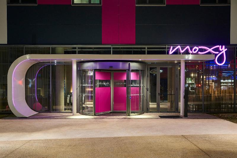 בית מלון כפרי Moxy Paris Charles De Gaulle Airport