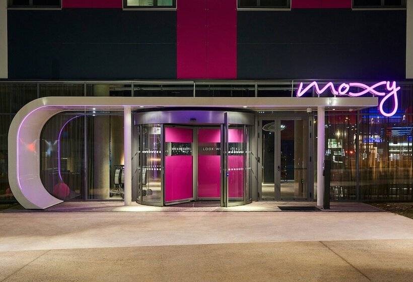 בית מלון כפרי Moxy Paris Charles De Gaulle Airport