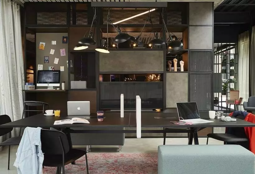 Hotelli Moxy Paris Charles De Gaulle Airport