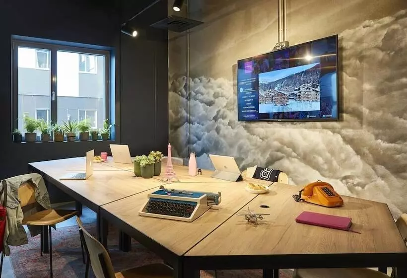 Hotelli Moxy Paris Charles De Gaulle Airport