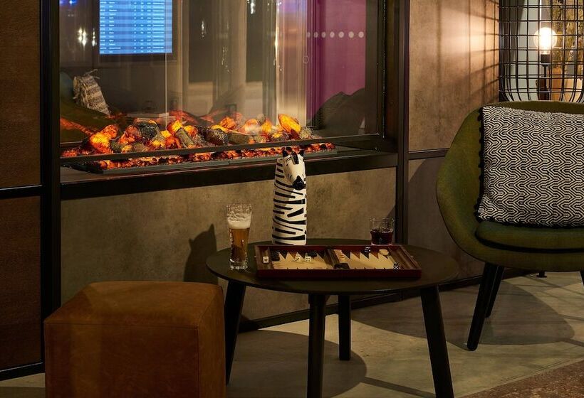 בית מלון כפרי Moxy Paris Charles De Gaulle Airport