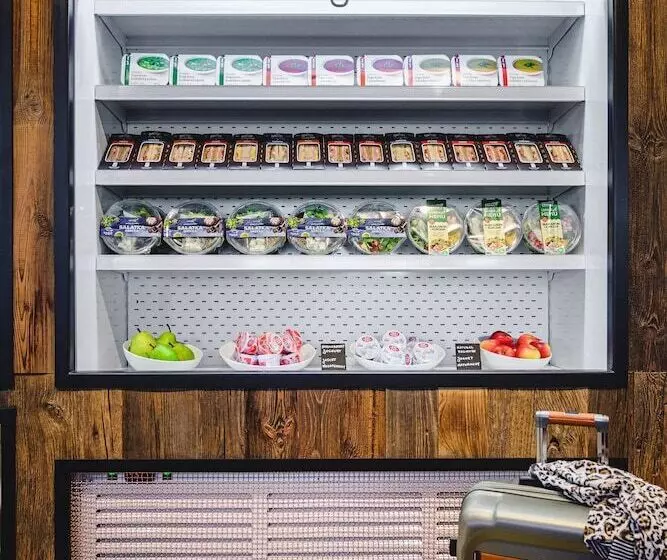 Hotelli Moxy Poznań Airport