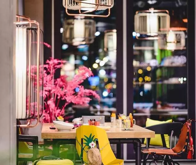 Moxy Poznań Airport