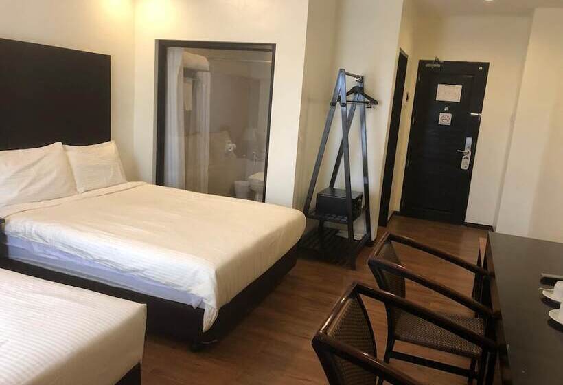 בית מלון כפרי Pina Suites