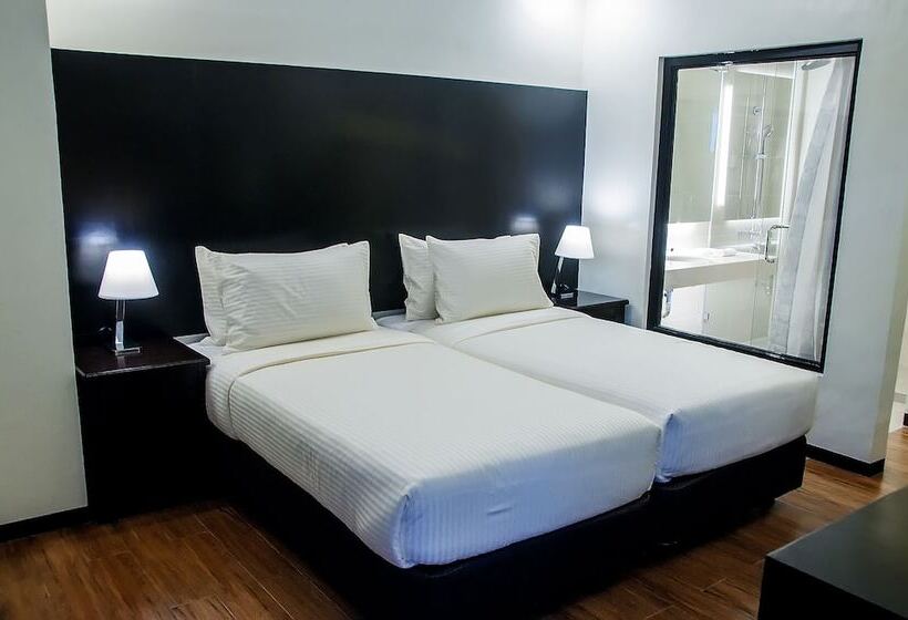 בית מלון כפרי Pina Suites