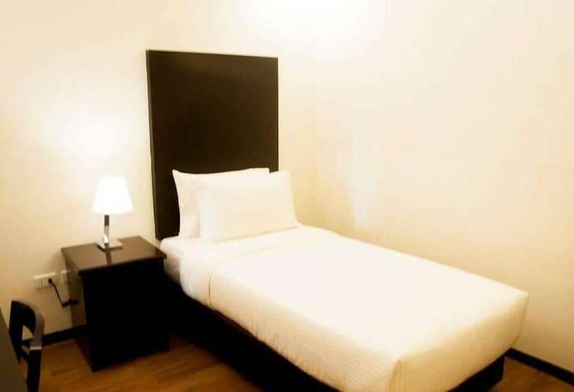 בית מלון כפרי Pina Suites