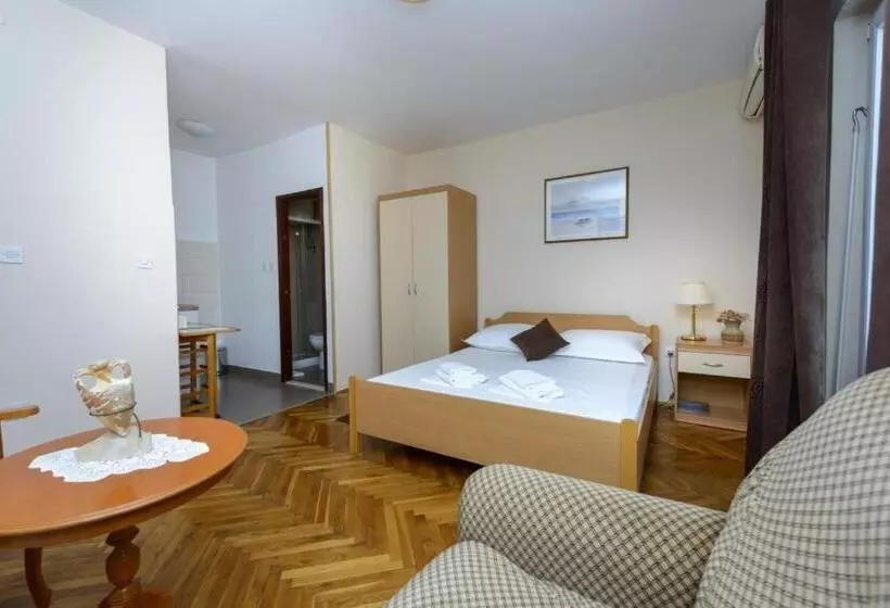 ペンション Apartments Botica