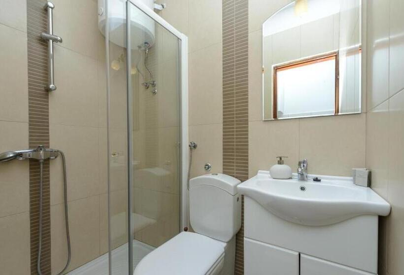 پانسیون Apartments Botica