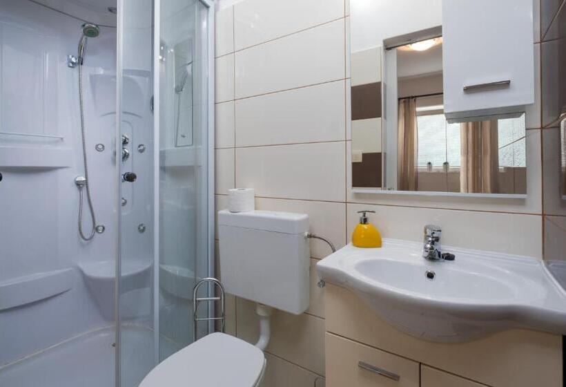 پانسیون Apartments Botica