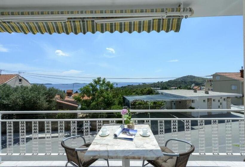 پانسیون Apartments Botica