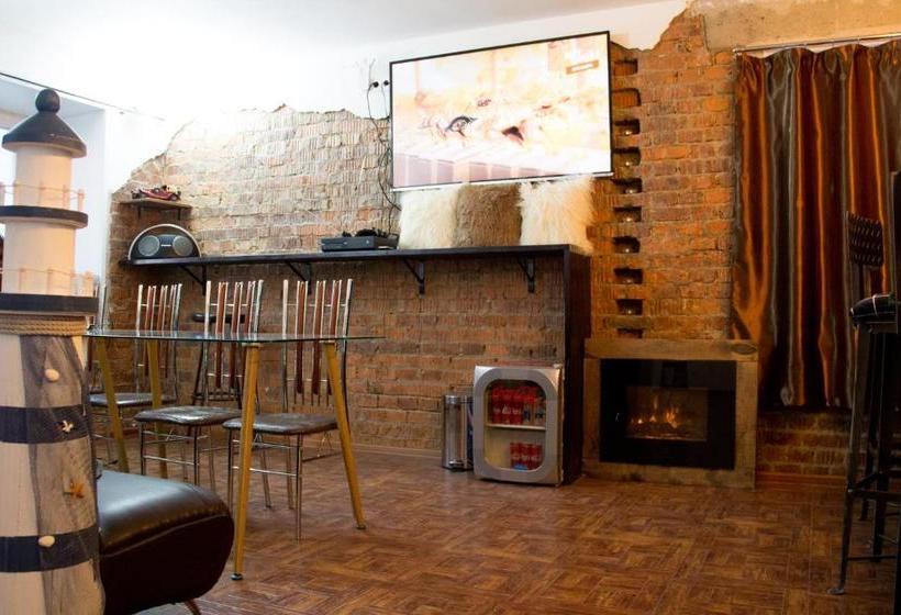 Bed And Bread Hostel