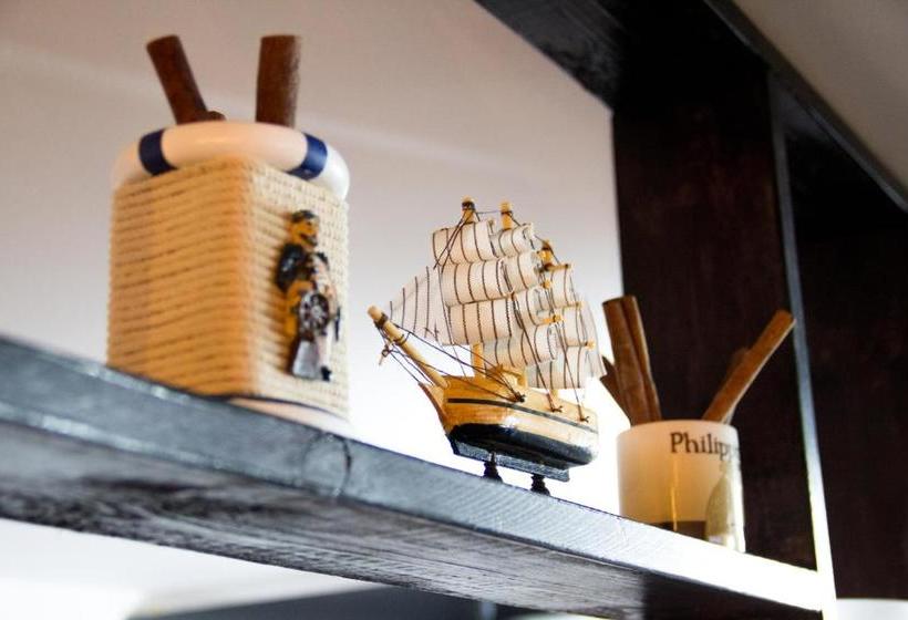 Bed And Bread Hostel