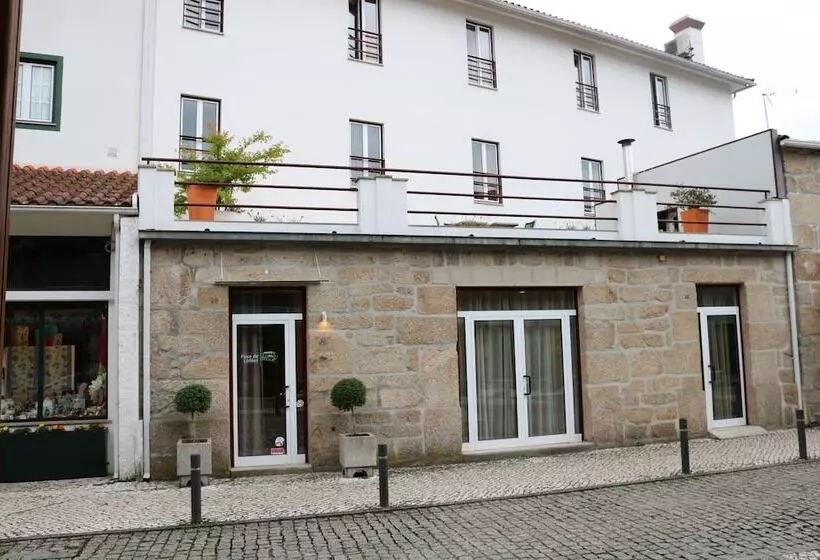 تختخواب و صبحانه Paço Lafões