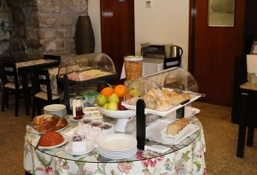 تختخواب و صبحانه Paço Lafões