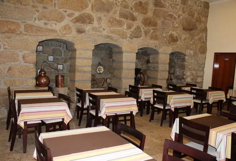 تختخواب و صبحانه Paço Lafões