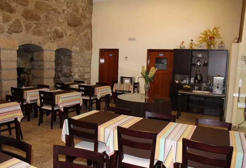 تختخواب و صبحانه Paço Lafões