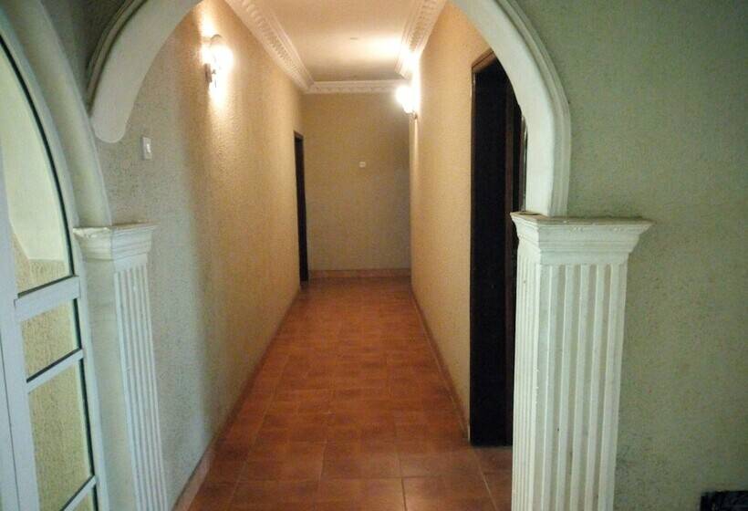 هتل De Lawrence Court And Suites Abeokuta