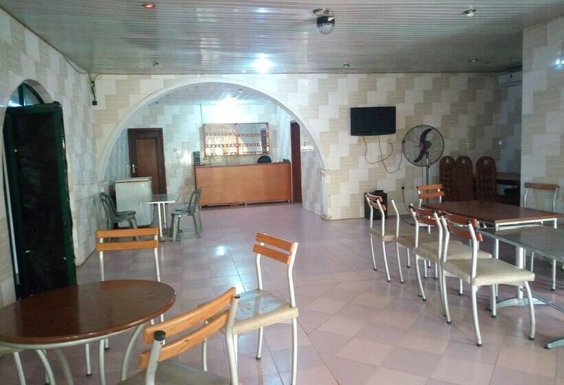 هتل De Lawrence Court And Suites Abeokuta