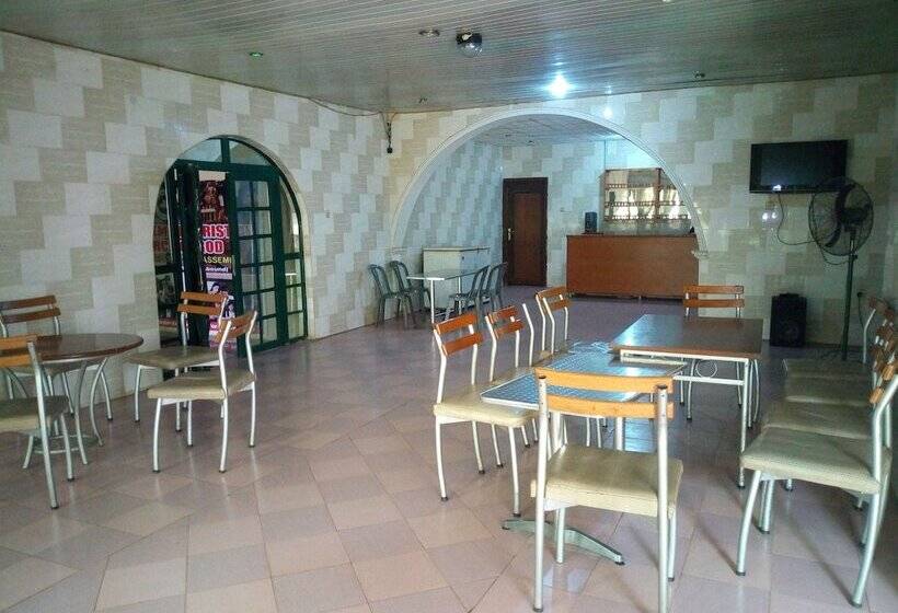 هتل De Lawrence Court And Suites Abeokuta