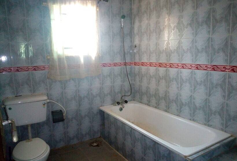 هتل De Lawrence Court And Suites Abeokuta