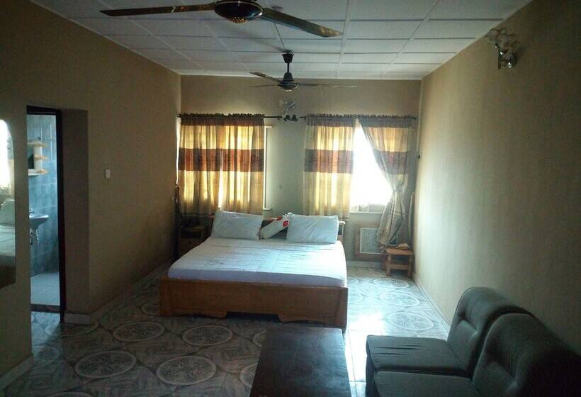 هتل De Lawrence Court And Suites Abeokuta