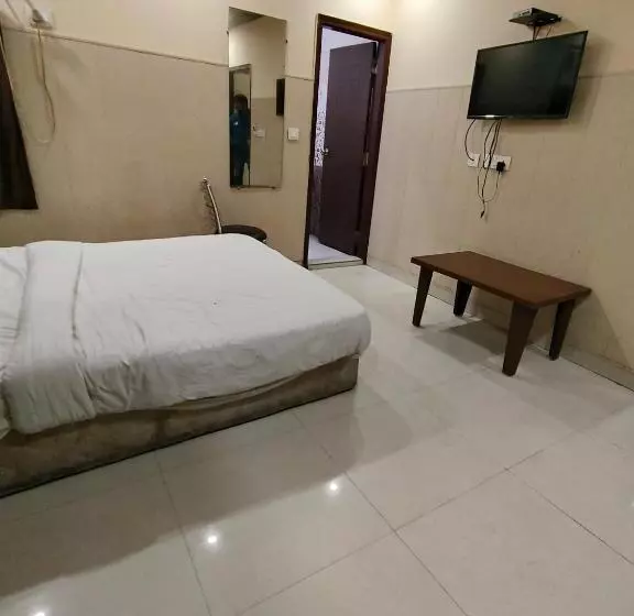 ホテル S R Plaza At Delhi Airport