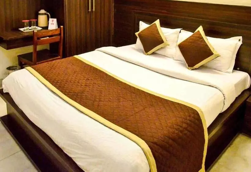 ホテル S R Plaza At Delhi Airport