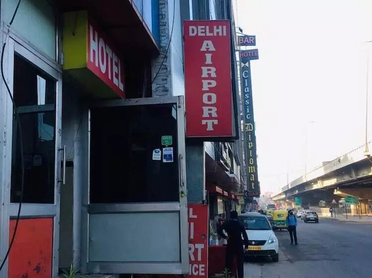 ホテル S R Plaza At Delhi Airport