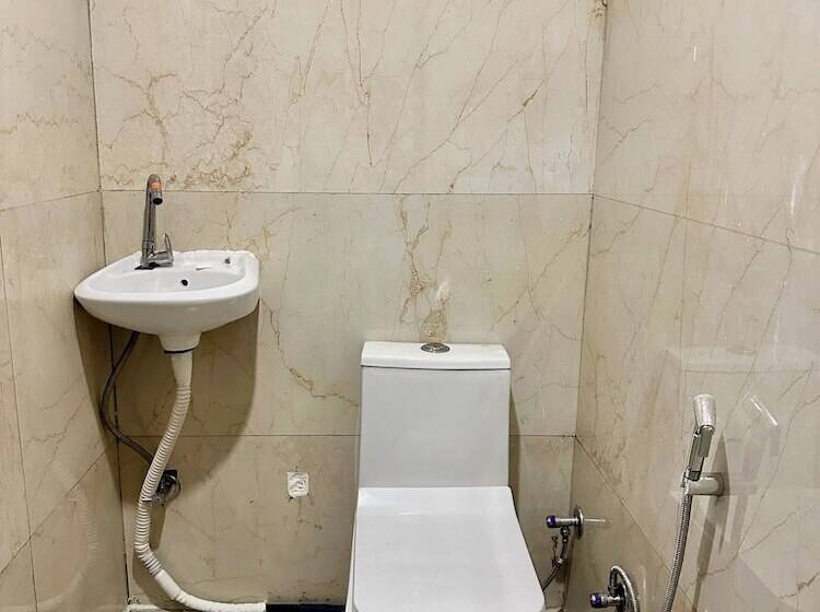 Hotel S R Plaza At Delhi Airport