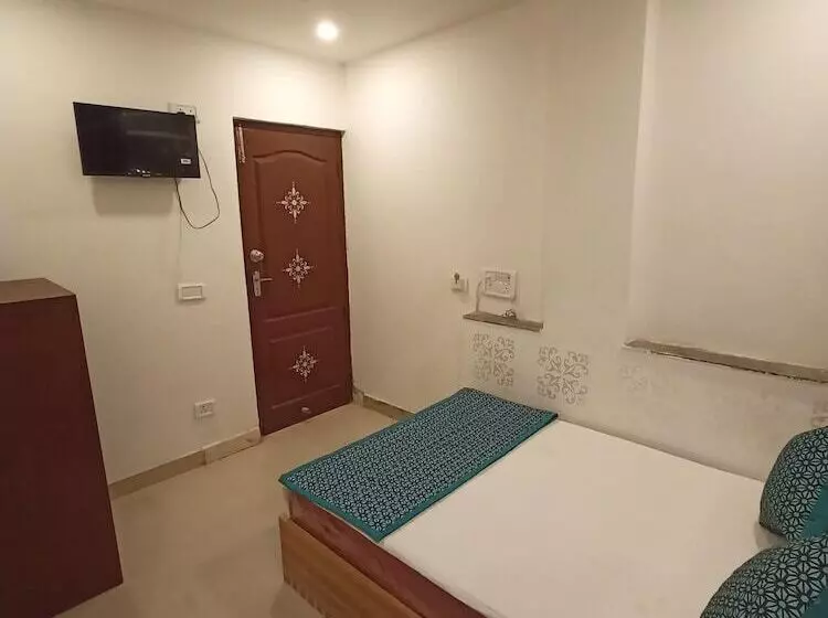 ホテル S R Plaza At Delhi Airport