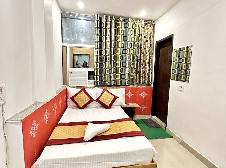 Hotel S R Plaza At Delhi Airport