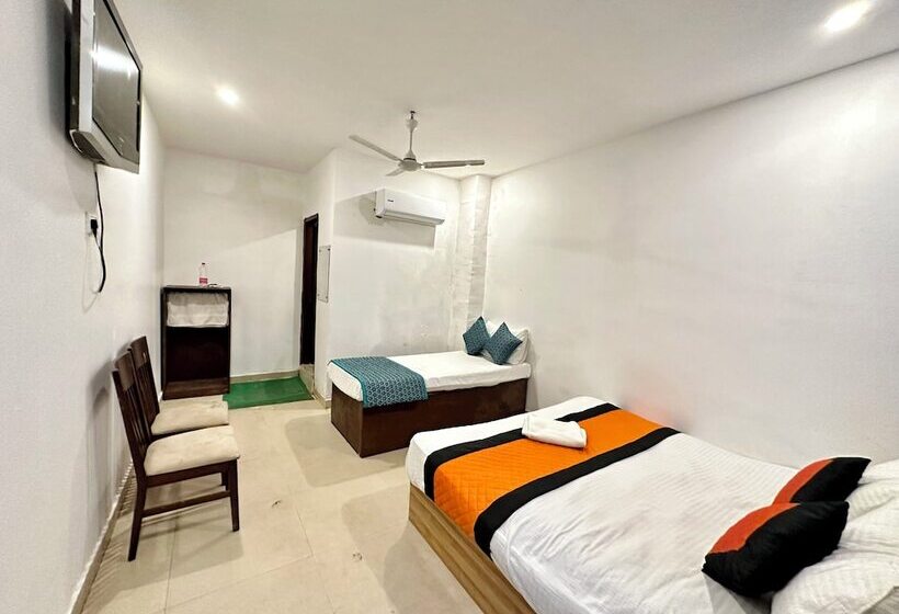 Hotel S R Plaza At Delhi Airport