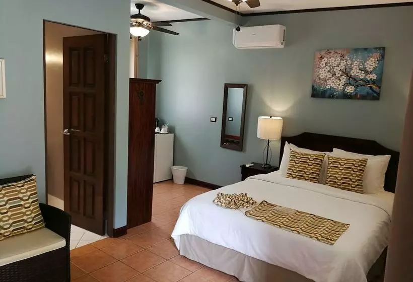 Hotelli Espadilla Gardens