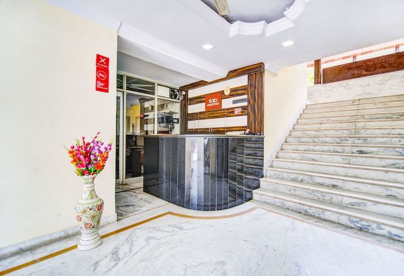 호텔 Fabexpress Goyal Inn