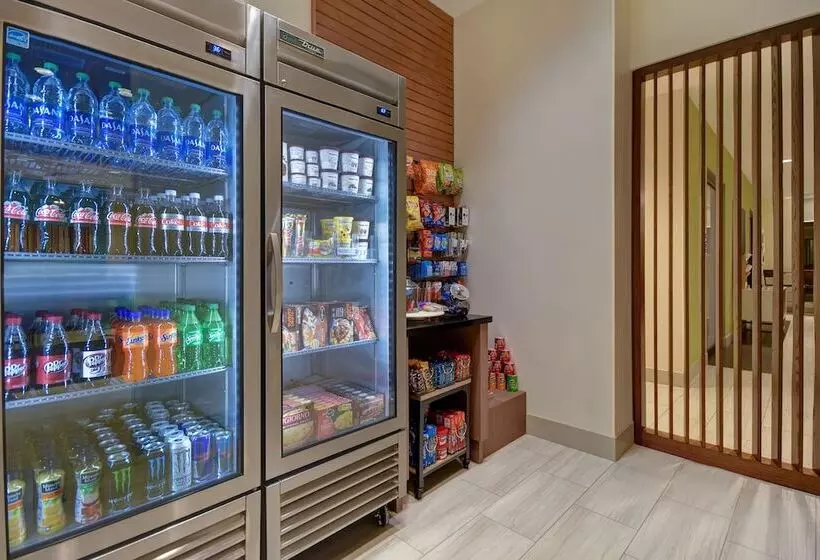 Hotelli Holiday Inn Express & Suites   Galveston Beach, An Ihg