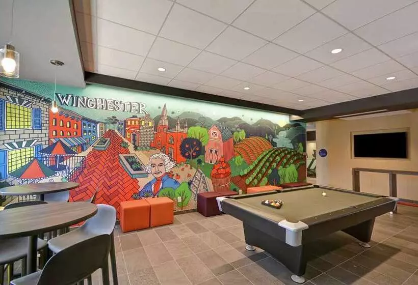 ホテル Tru By Hilton Winchester