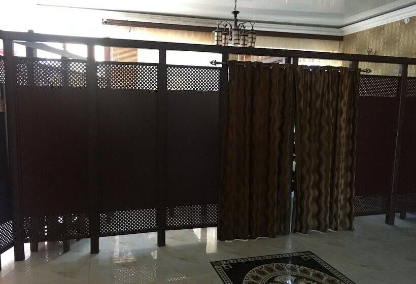 هتل U Iliyasa Inn