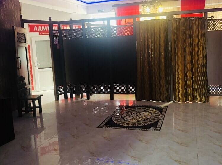 هتل U Iliyasa Inn