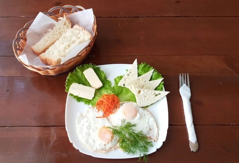 هتل U Iliyasa Inn