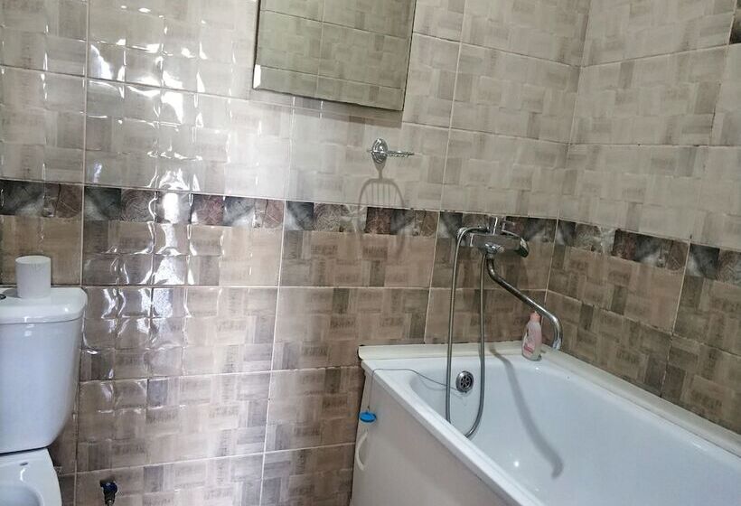 هتل U Iliyasa Inn