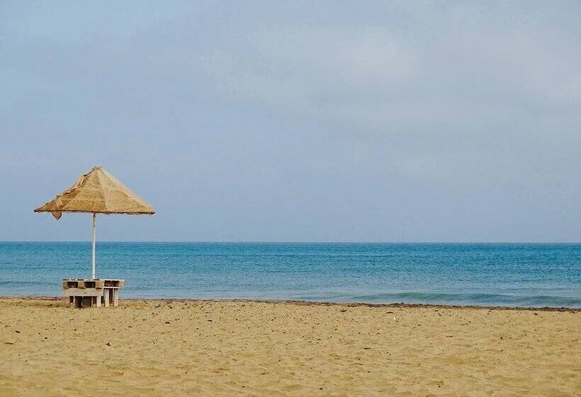 پانسیون Angulo House