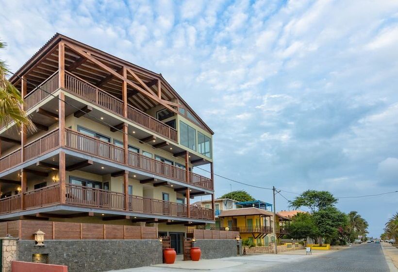 پانسیون Angulo House