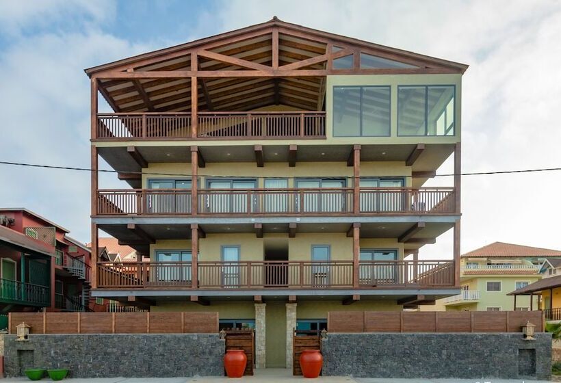 پانسیون Angulo House