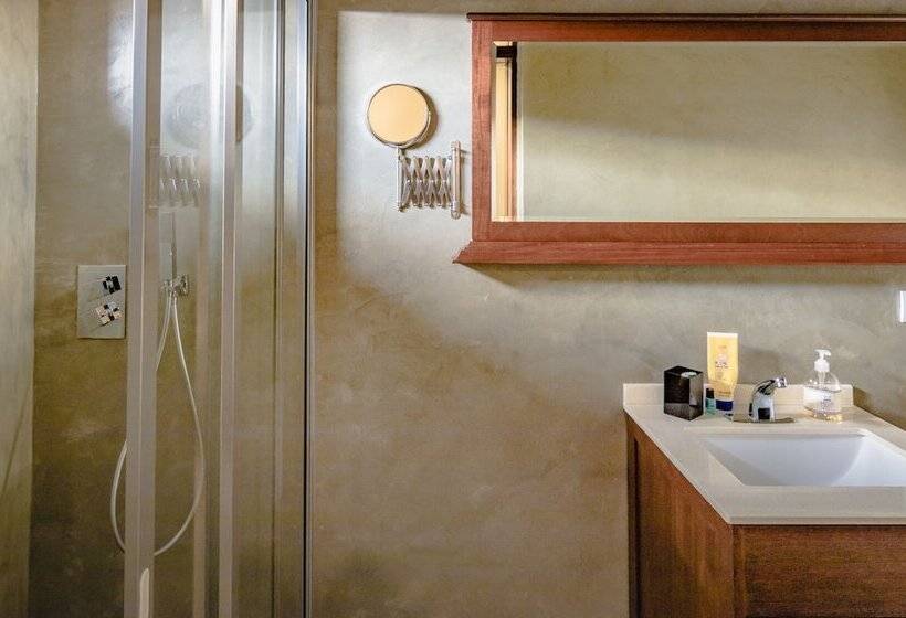 پانسیون Angulo House