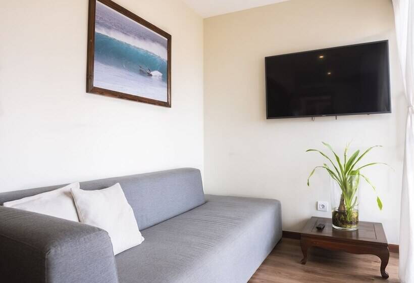 پانسیون Angulo House