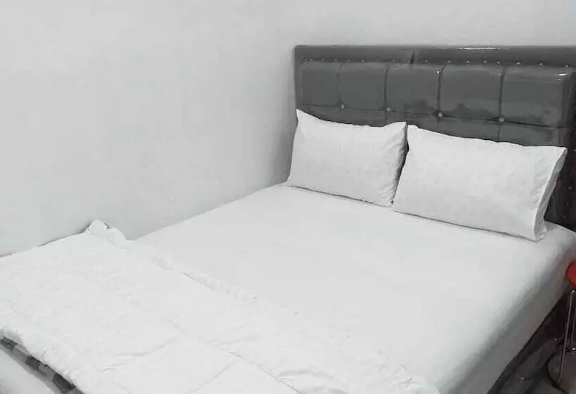 Majatalo Jingga Guesthouse