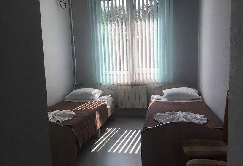 Start   Hostel