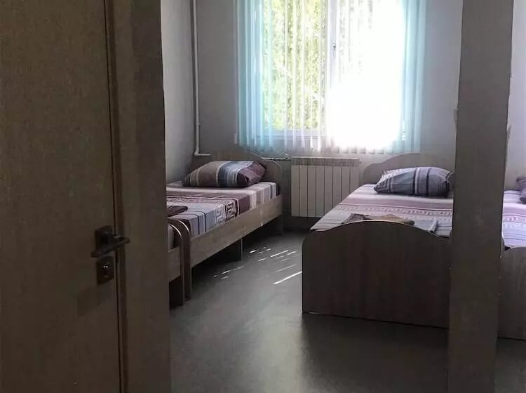 Start   Hostel