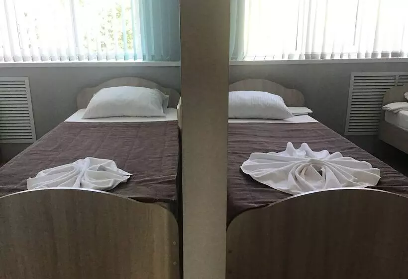 Start   Hostel
