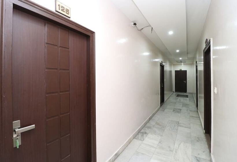 هتل Kakkar By Oyo Rooms